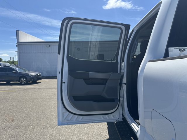 Vehicle image 25 of 31