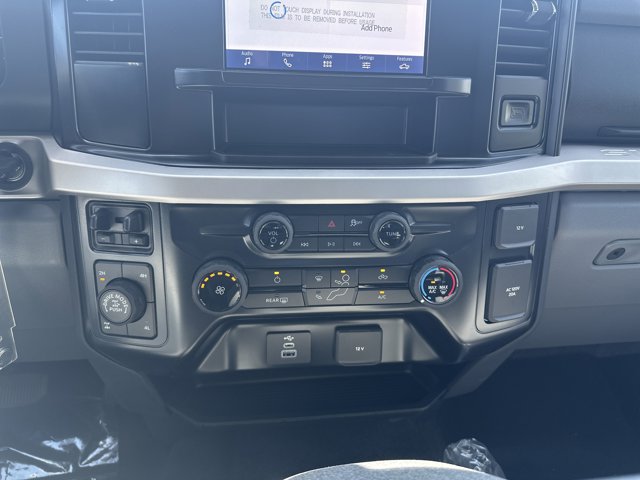 Vehicle image 19 of 31