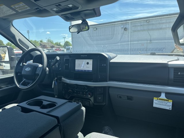Vehicle image 15 of 31