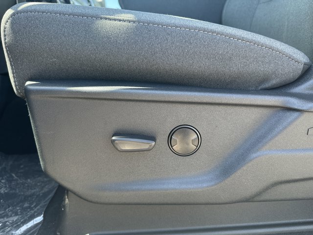 Vehicle image 23 of 31