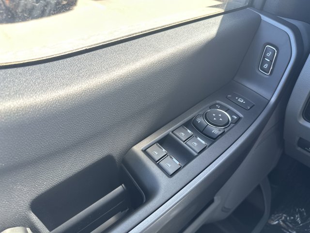 Vehicle image 22 of 31