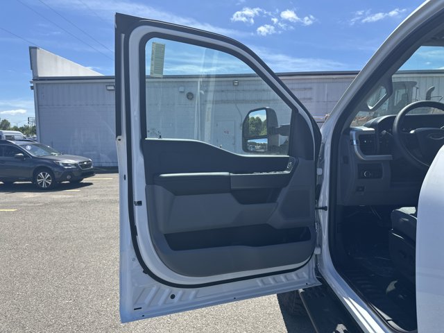 Vehicle image 10 of 31