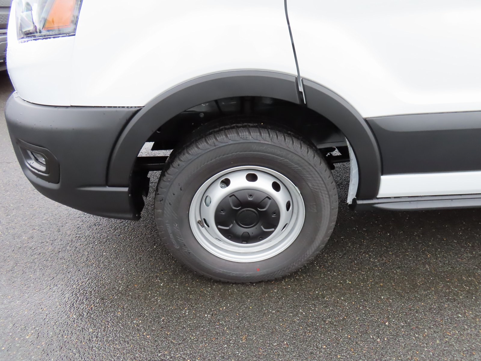 Vehicle image 7 of 16