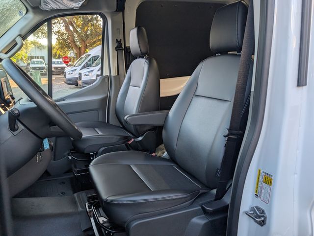 2025 Ford Transit Base Image 6 of 16