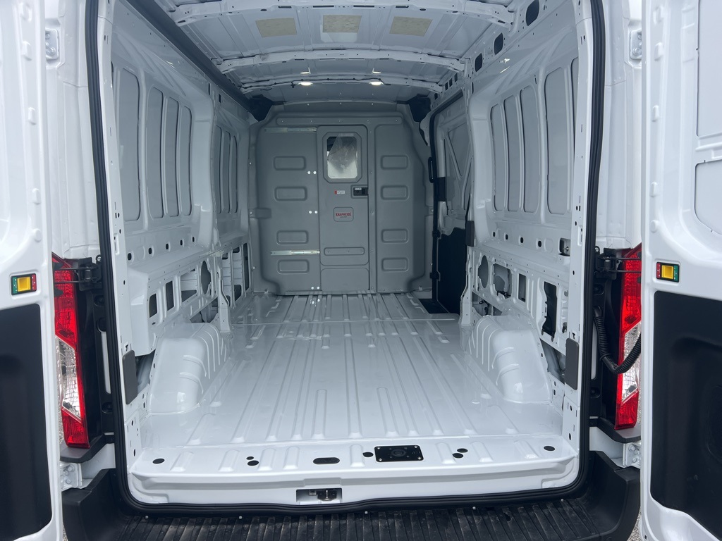 Vehicle image 15 of 20