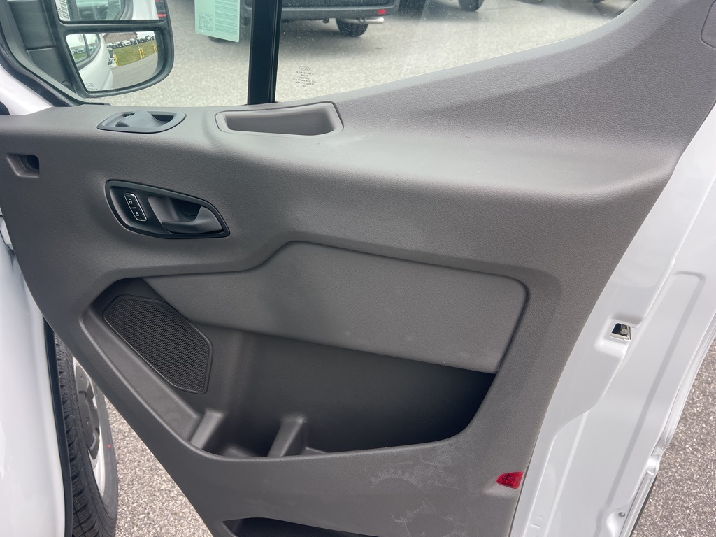 Vehicle image 10 of 20