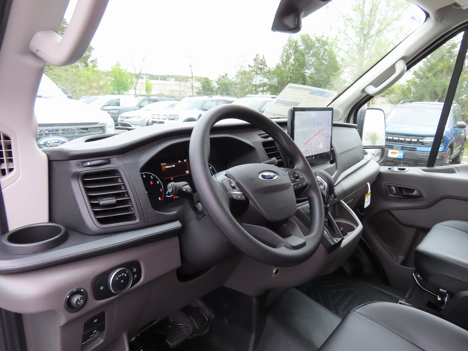Vehicle image 7 of 13