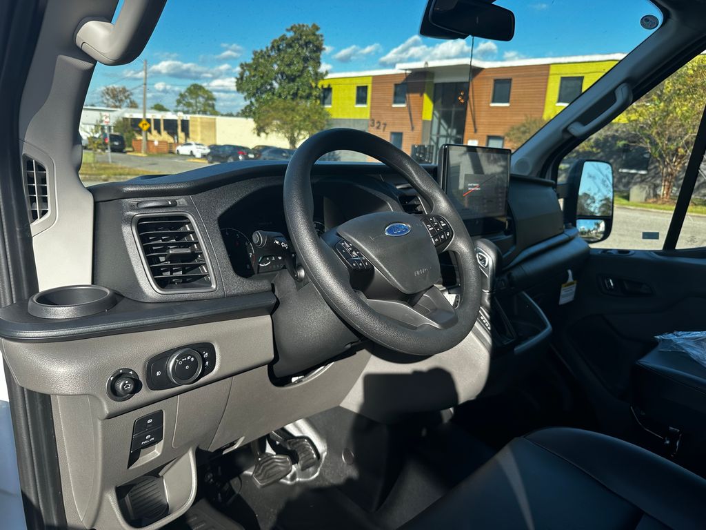 2025 Ford Transit Base Image 23 of 51