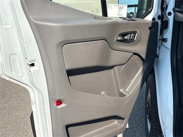 Vehicle image 22 of 31
