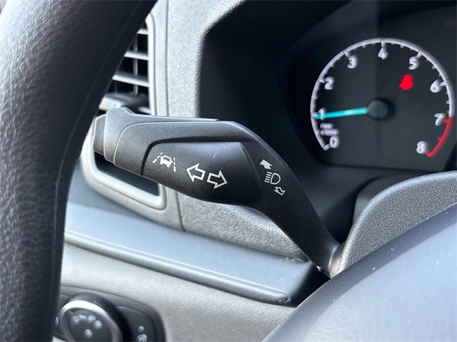 Vehicle image 25 of 31