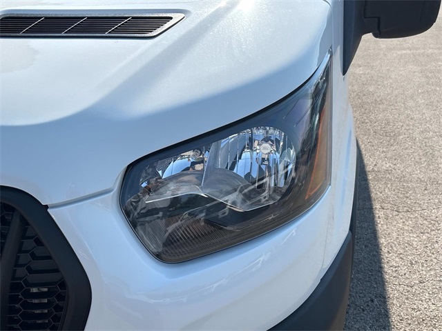 Vehicle image 23 of 31