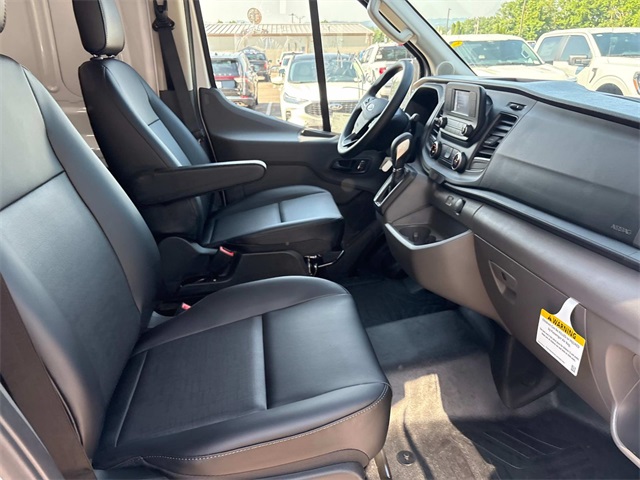 Vehicle image 12 of 31
