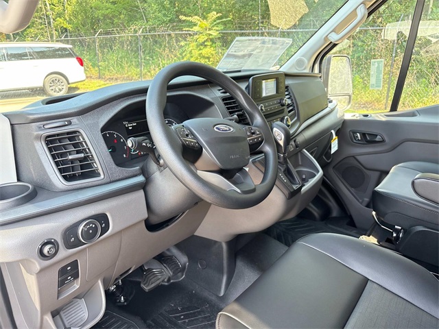 Vehicle image 14 of 31
