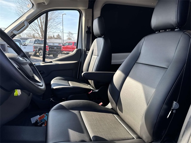 2025 Ford Transit Base Image 9 of 31