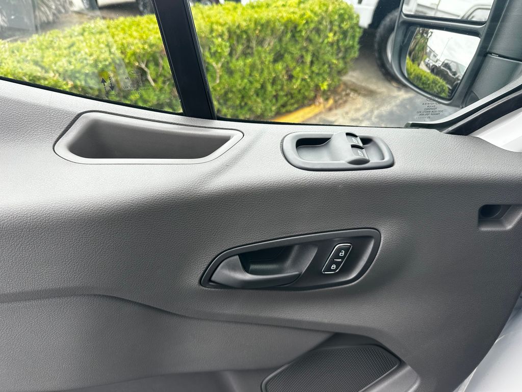 2025 Ford Transit Base Image 33 of 68