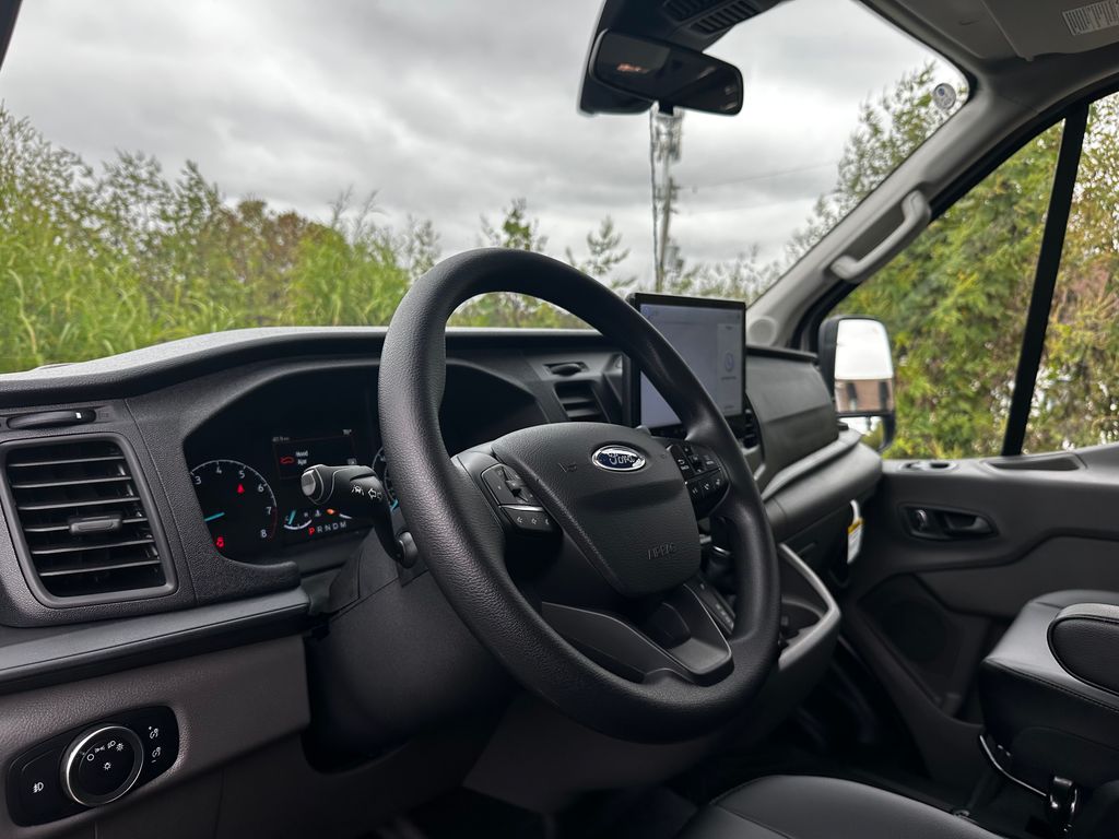 2025 Ford Transit Base Image 27 of 68