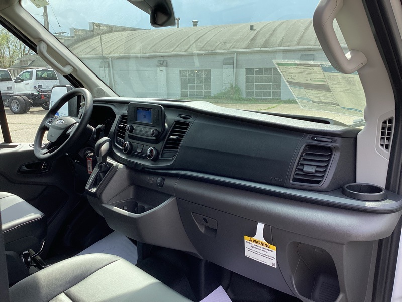 2025 Ford Transit Base Image 17 of 31
