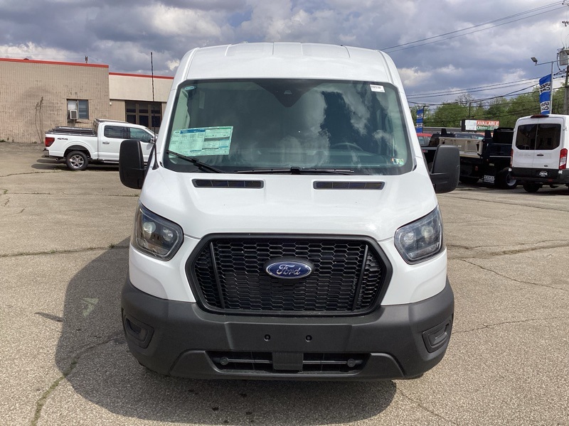 2025 Ford Transit Base Image 2 of 31