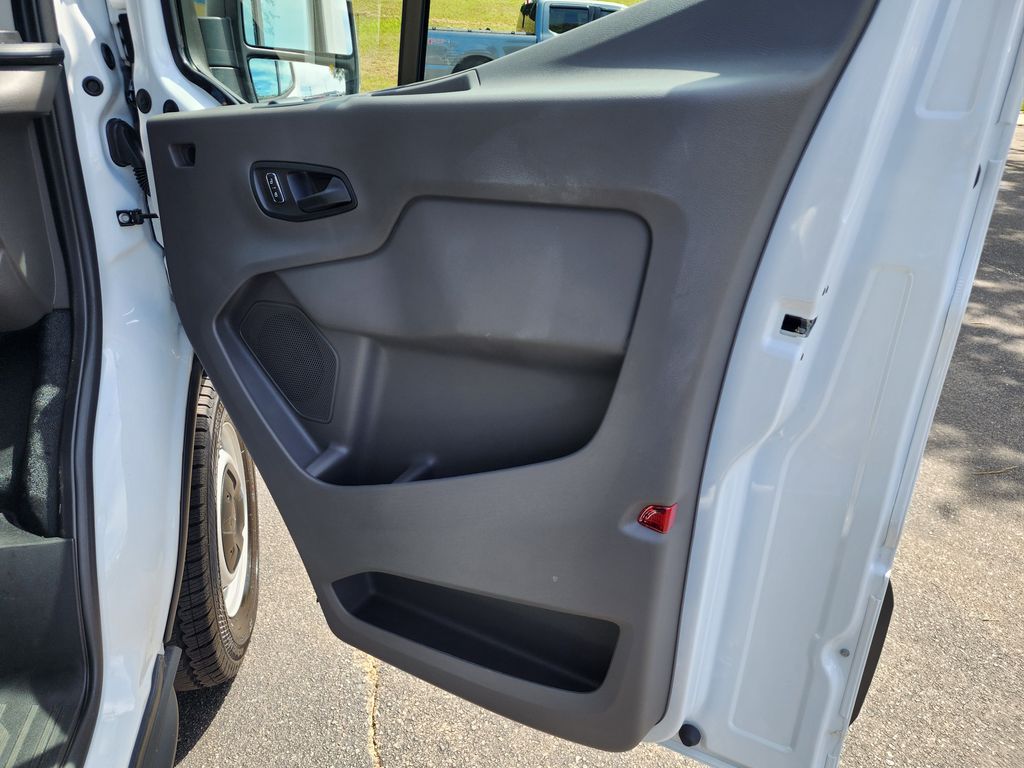2025 Ford Transit Base Image 41 of 48
