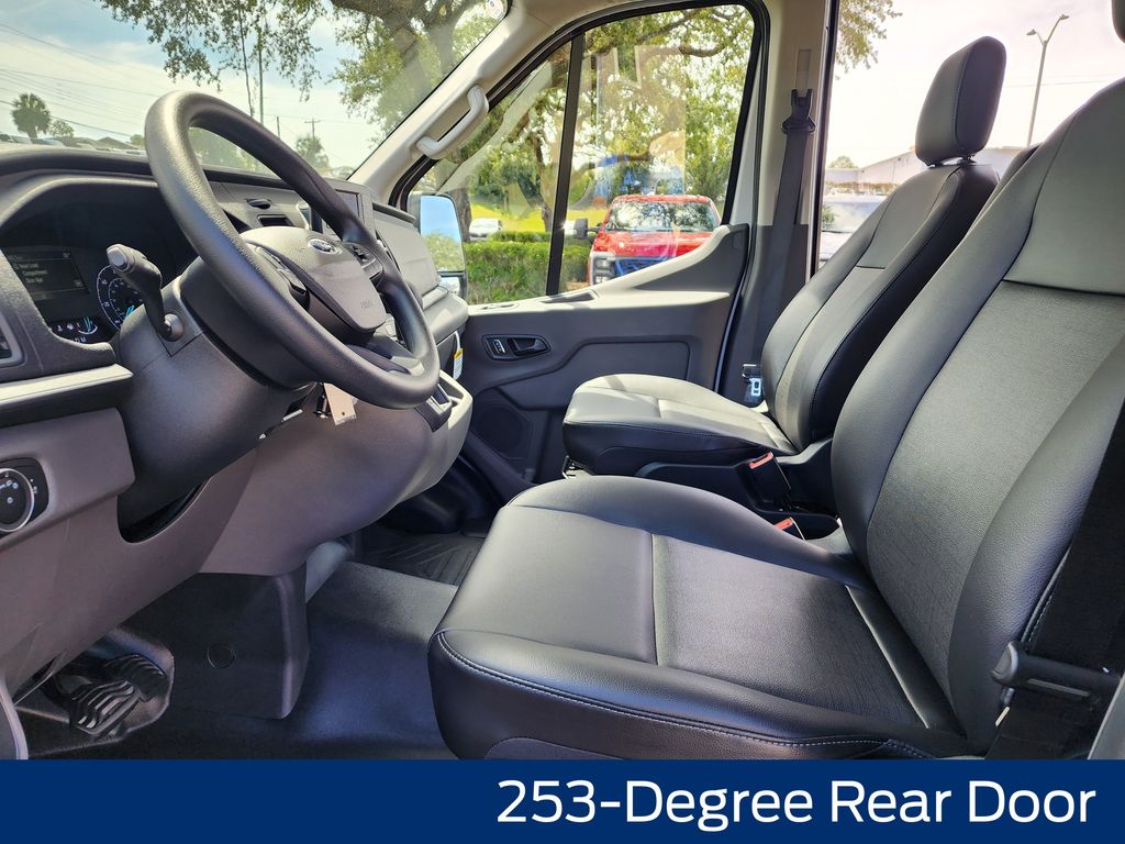 2025 Ford Transit Base Image 18 of 48