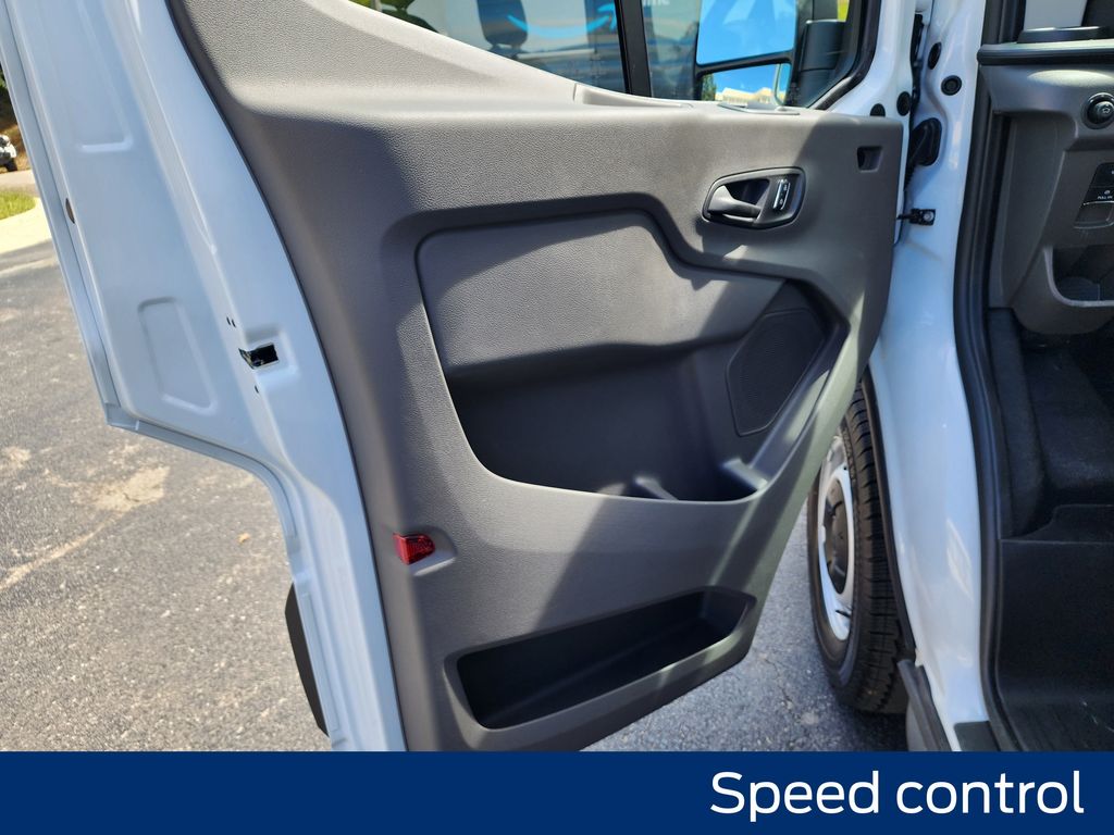 2025 Ford Transit Base Image 33 of 48