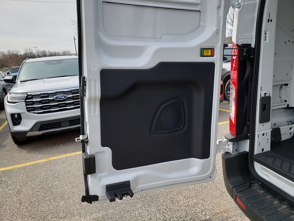 Vehicle image 12 of 27