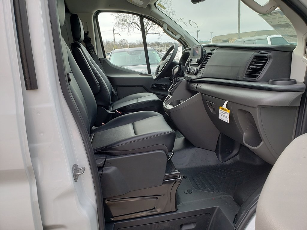 Vehicle image 18 of 27