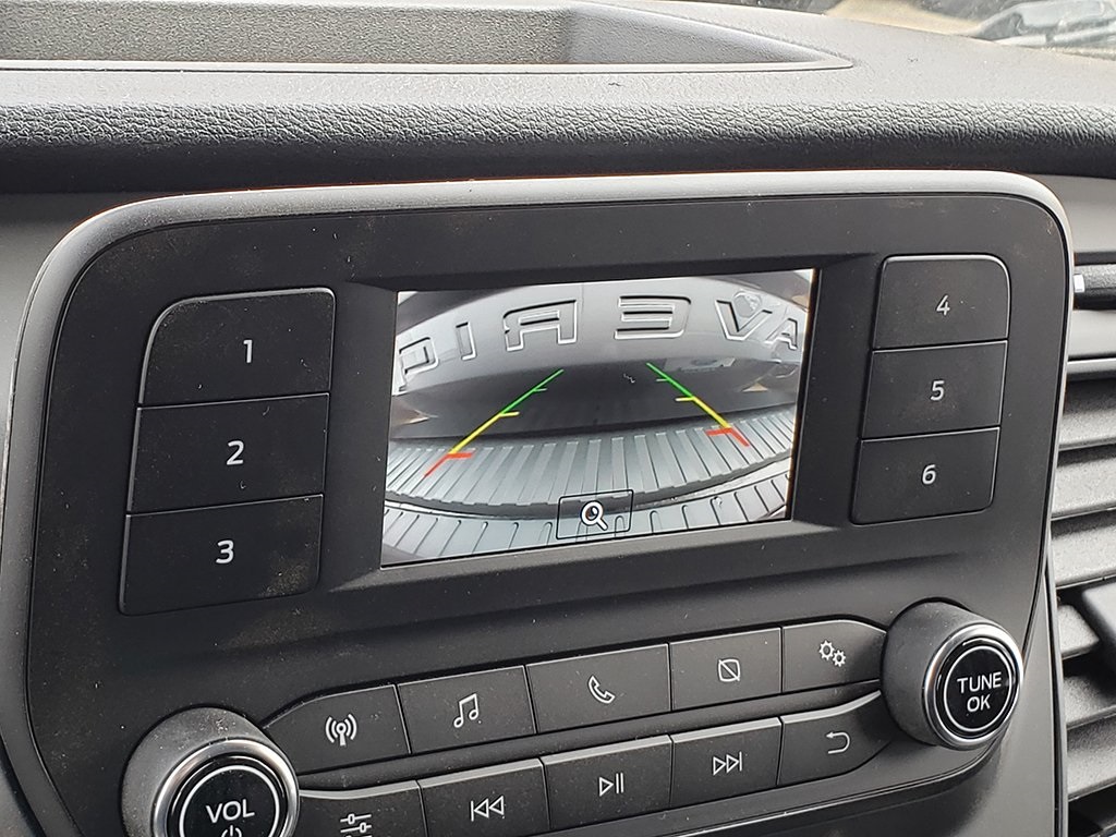 Vehicle image 21 of 27