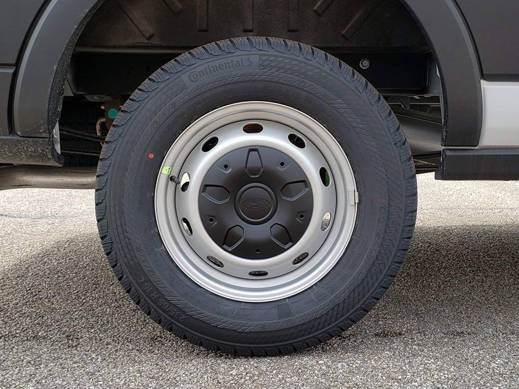 Vehicle image 16 of 27
