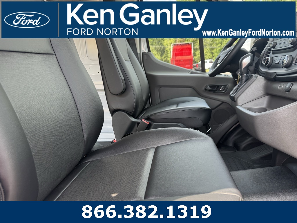 2025 Ford Transit Base Image 17 of 34