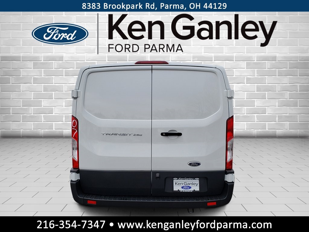 Vehicle image 6 of 27