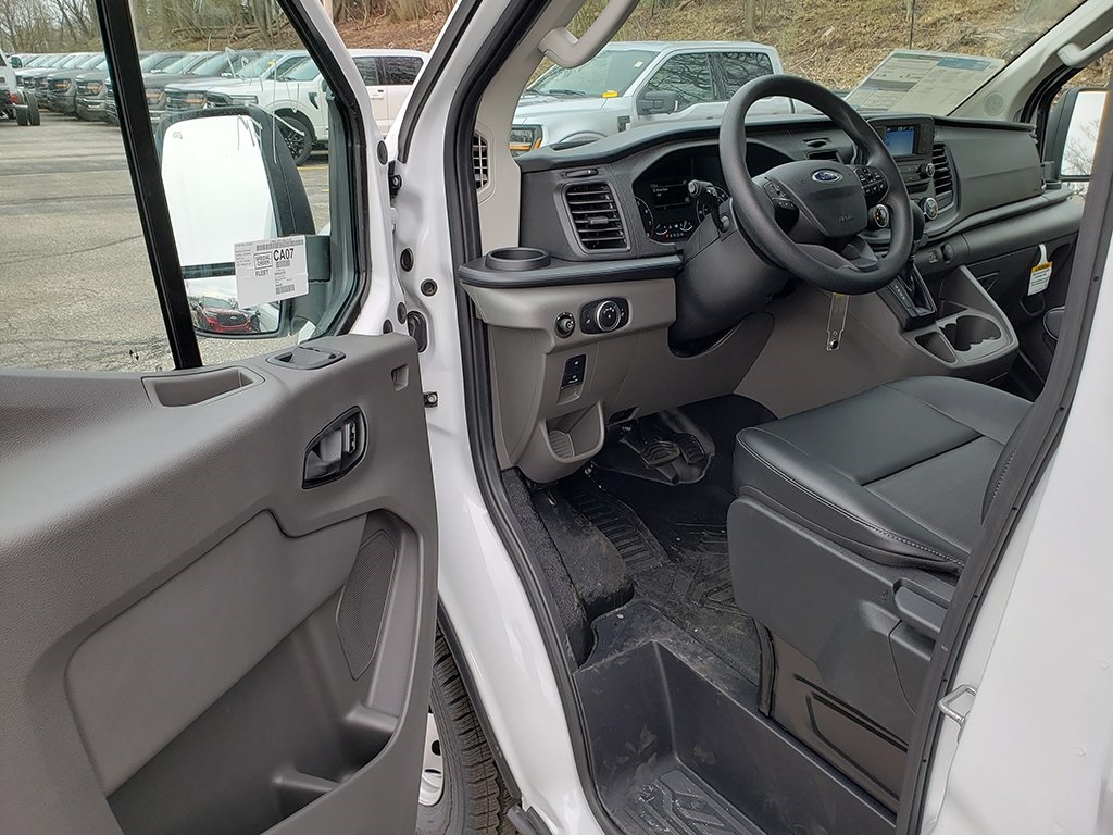 Vehicle image 9 of 27