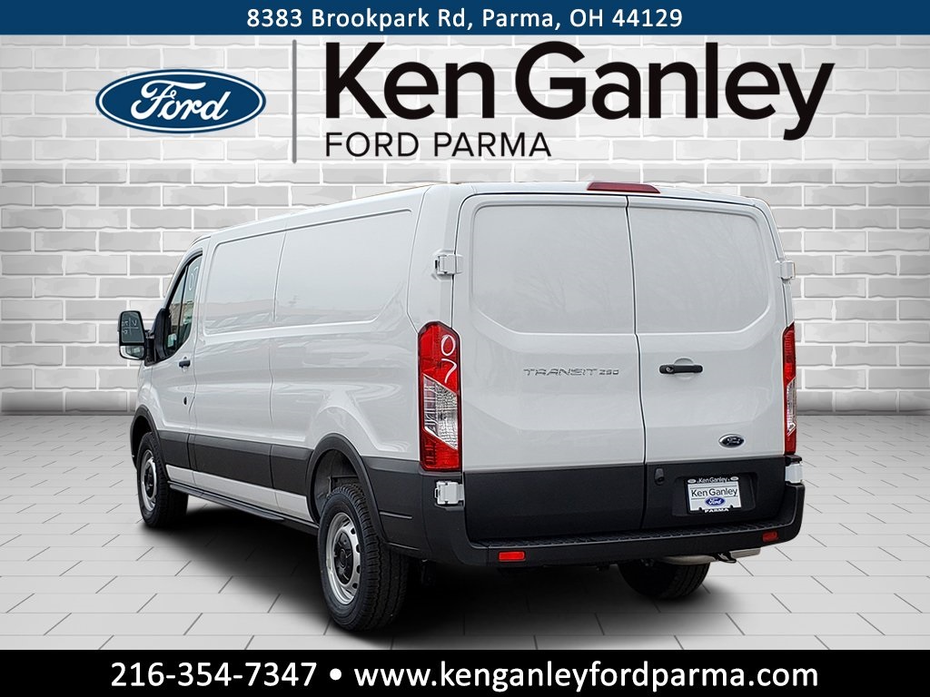 Vehicle image 7 of 27