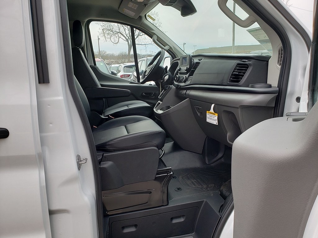 Vehicle image 17 of 27