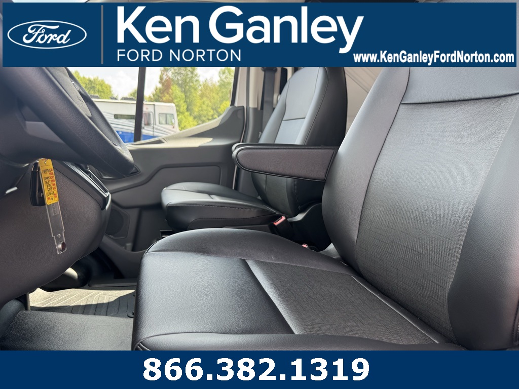 2025 Ford Transit Base Image 16 of 34