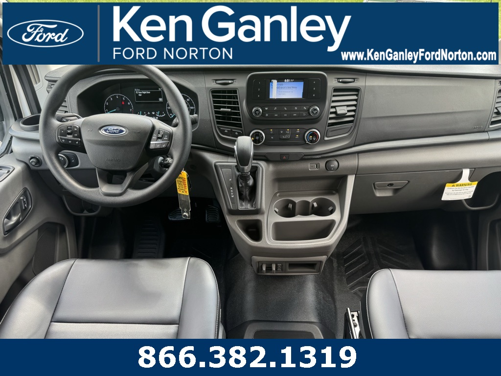 2025 Ford Transit Base Image 17 of 37