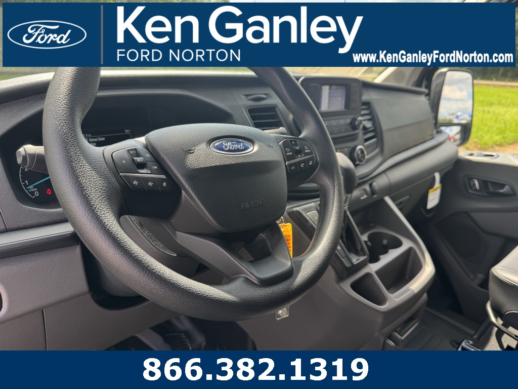 2025 Ford Transit Base Image 19 of 37
