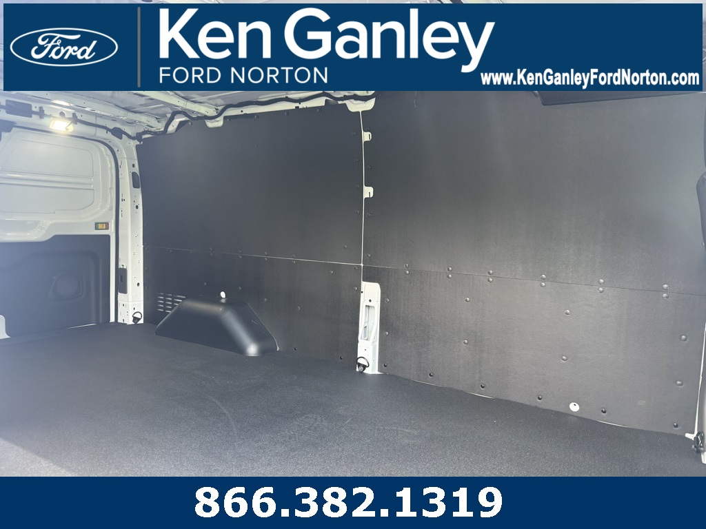 2025 Ford Transit Base Image 30 of 37