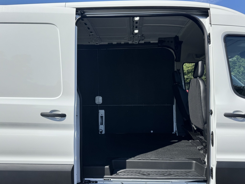 2025 Ford Transit Base Image 30 of 36