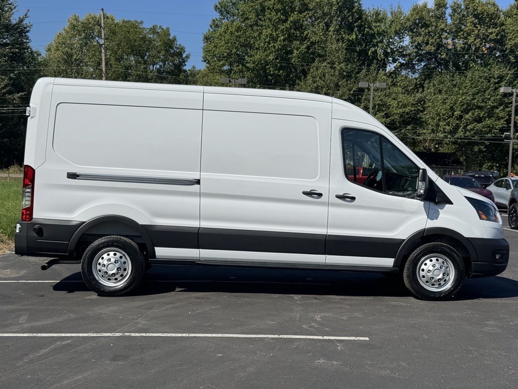2025 Ford Transit Base Image 5 of 36