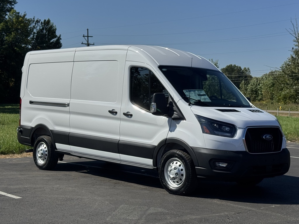2025 Ford Transit Base Image 4 of 36