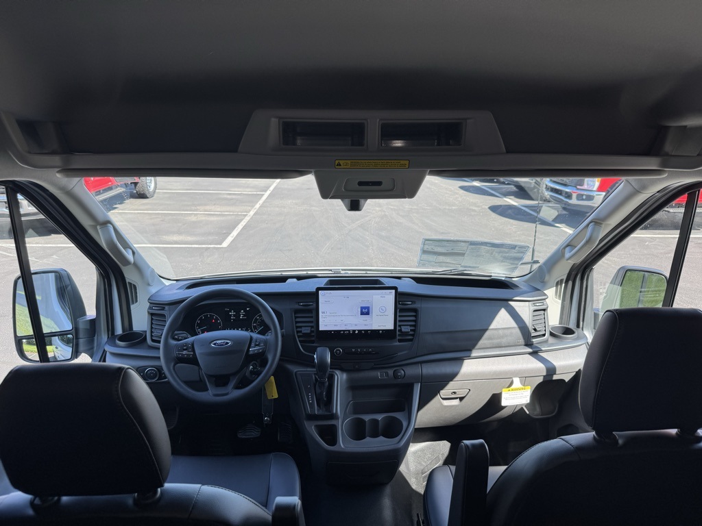 2025 Ford Transit Base Image 19 of 36