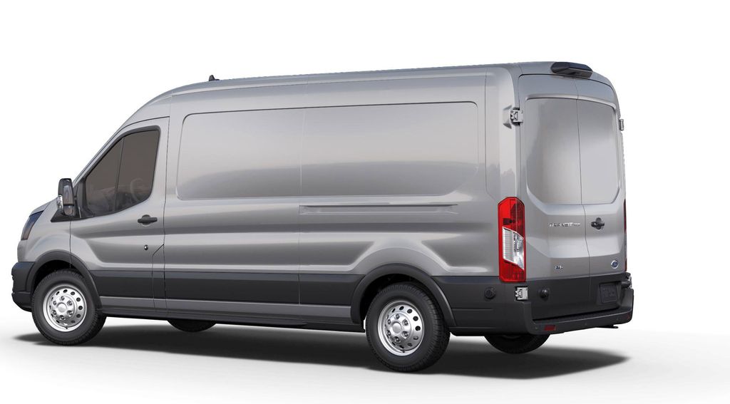 Vehicle image 5 of 8