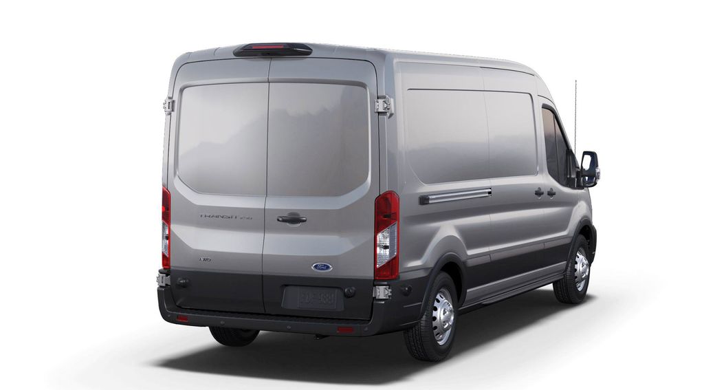 Vehicle image 4 of 8