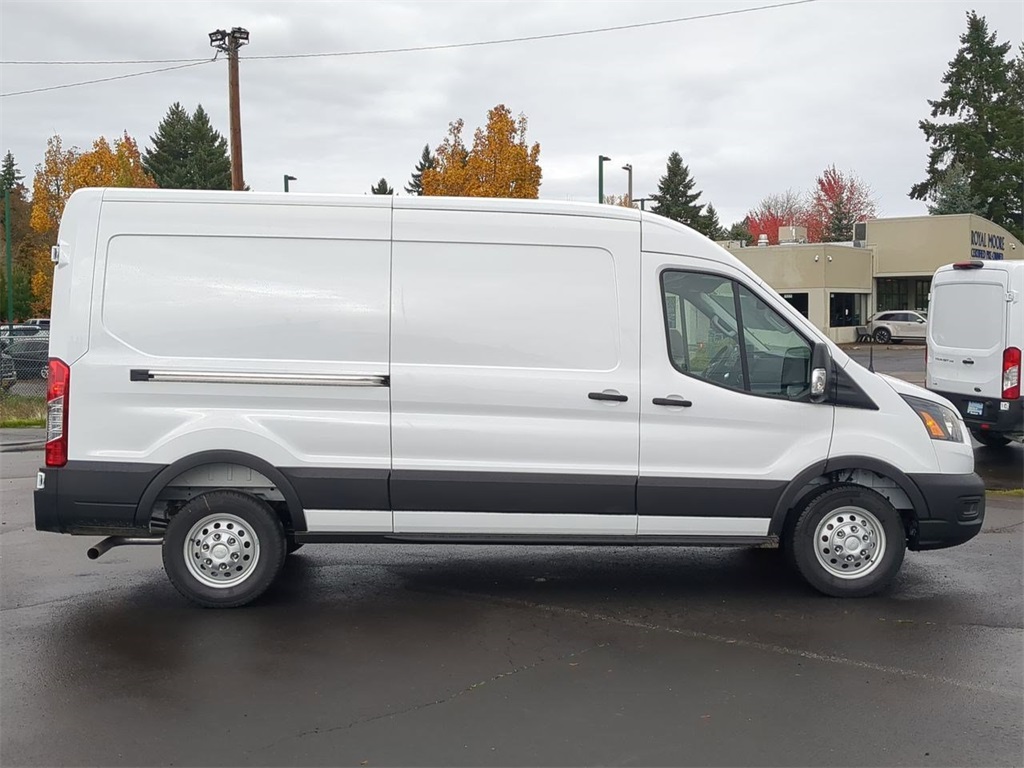 2025 Ford Transit Base Image 4 of 32