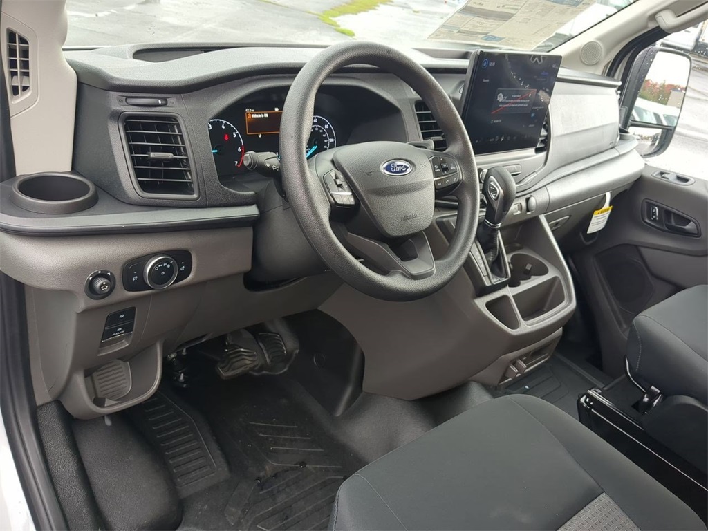 2025 Ford Transit Base Image 16 of 32