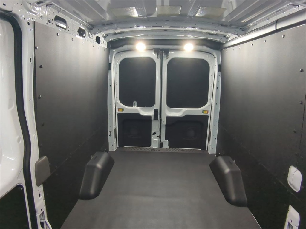 2025 Ford Transit Base Image 11 of 32