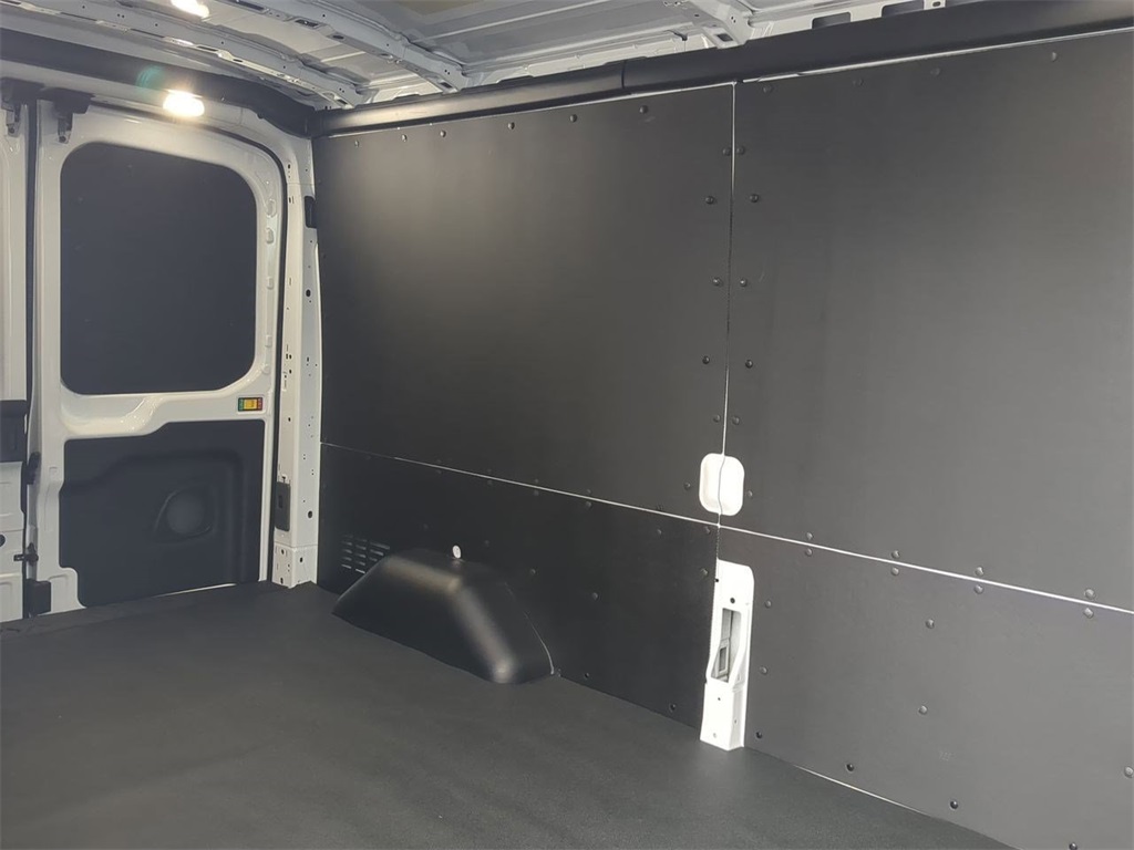 2025 Ford Transit Base Image 31 of 32