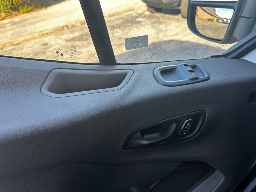 2025 Ford Transit Base Image 32 of 51