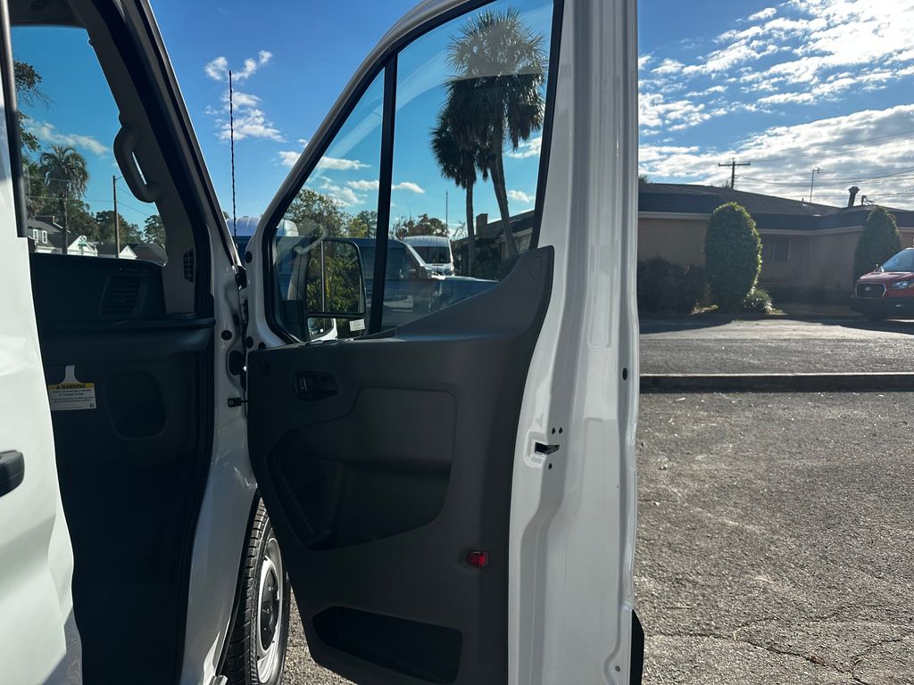 2025 Ford Transit Base Image 21 of 51